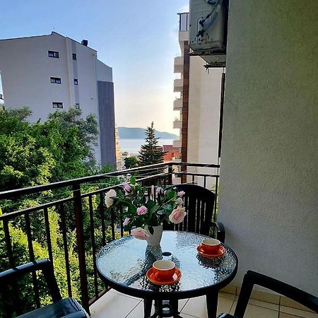 רפאלוביץ' Bela Kuca Studio Apartments-Na Korak Do Mora-A Step To The Sea מראה חיצוני תמונה
