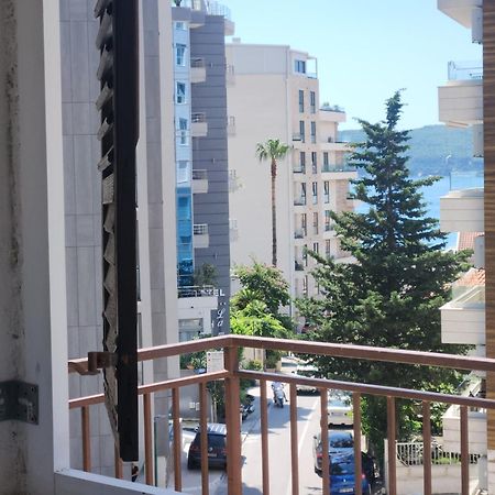 רפאלוביץ' Bela Kuca Studio Apartments-Na Korak Do Mora-A Step To The Sea מראה חיצוני תמונה