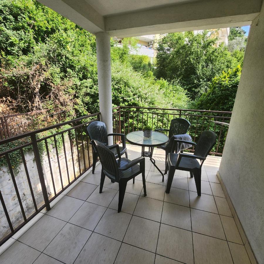 רפאלוביץ' Bela Kuca Studio Apartments-Na Korak Do Mora-A Step To The Sea מראה חיצוני תמונה