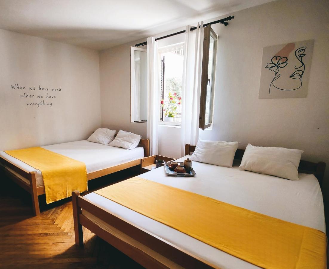 רפאלוביץ' Bela Kuca Studio Apartments-Na Korak Do Mora-A Step To The Sea מראה חיצוני תמונה