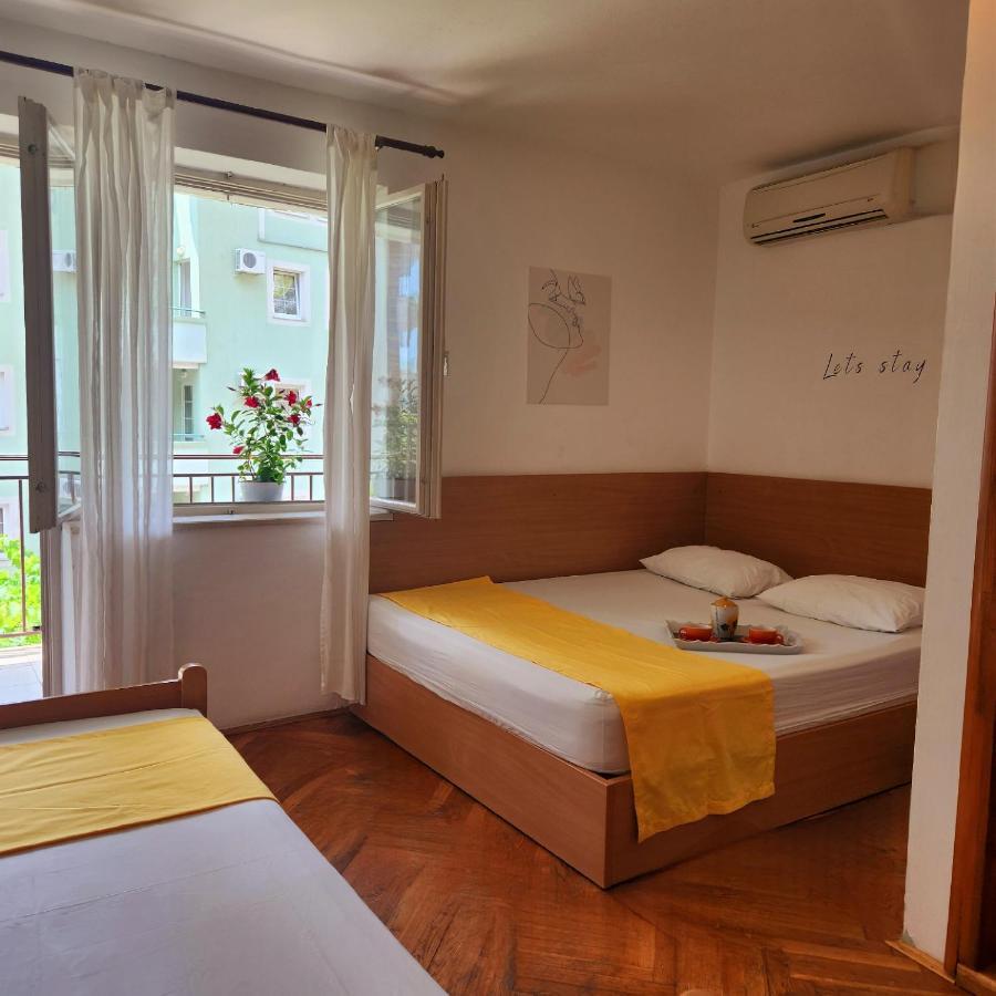 רפאלוביץ' Bela Kuca Studio Apartments-Na Korak Do Mora-A Step To The Sea מראה חיצוני תמונה