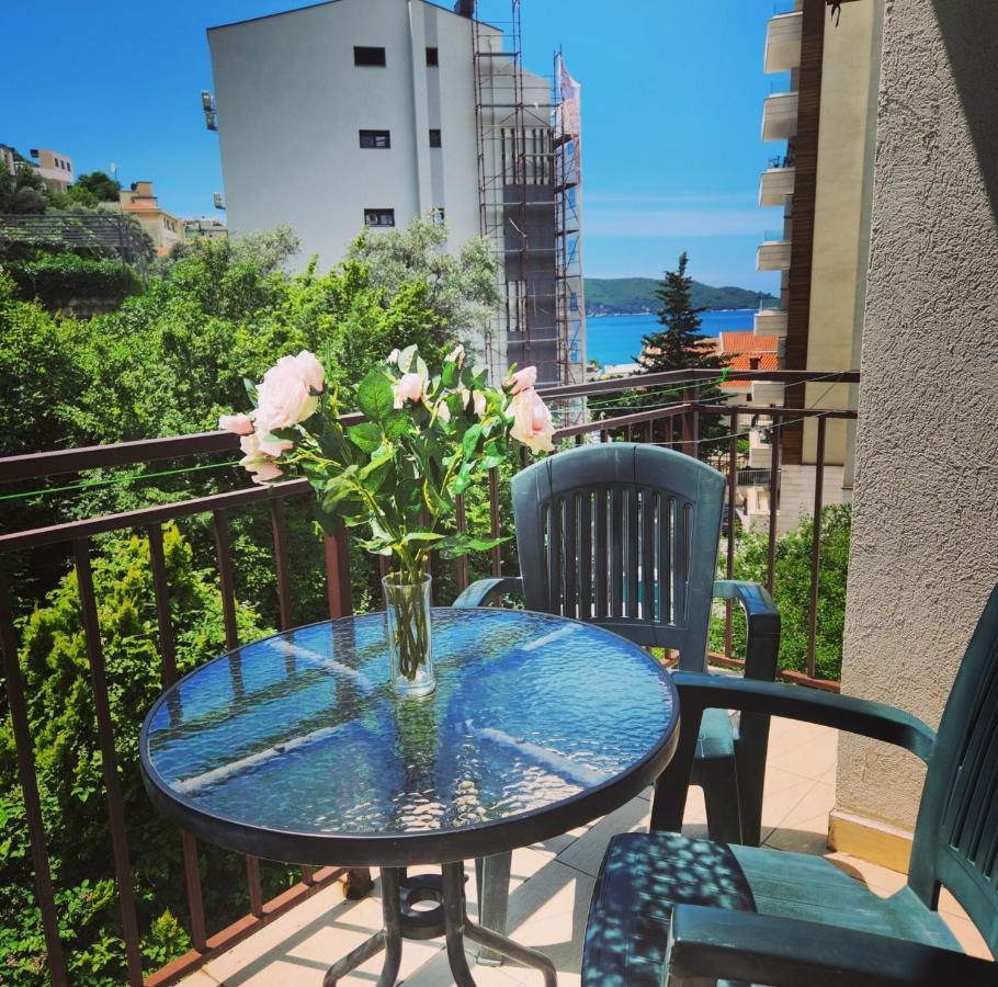 רפאלוביץ' Bela Kuca Studio Apartments-Na Korak Do Mora-A Step To The Sea מראה חיצוני תמונה