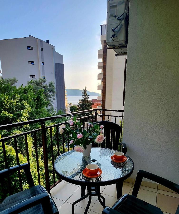 רפאלוביץ' Bela Kuca Studio Apartments-Na Korak Do Mora-A Step To The Sea מראה חיצוני תמונה
