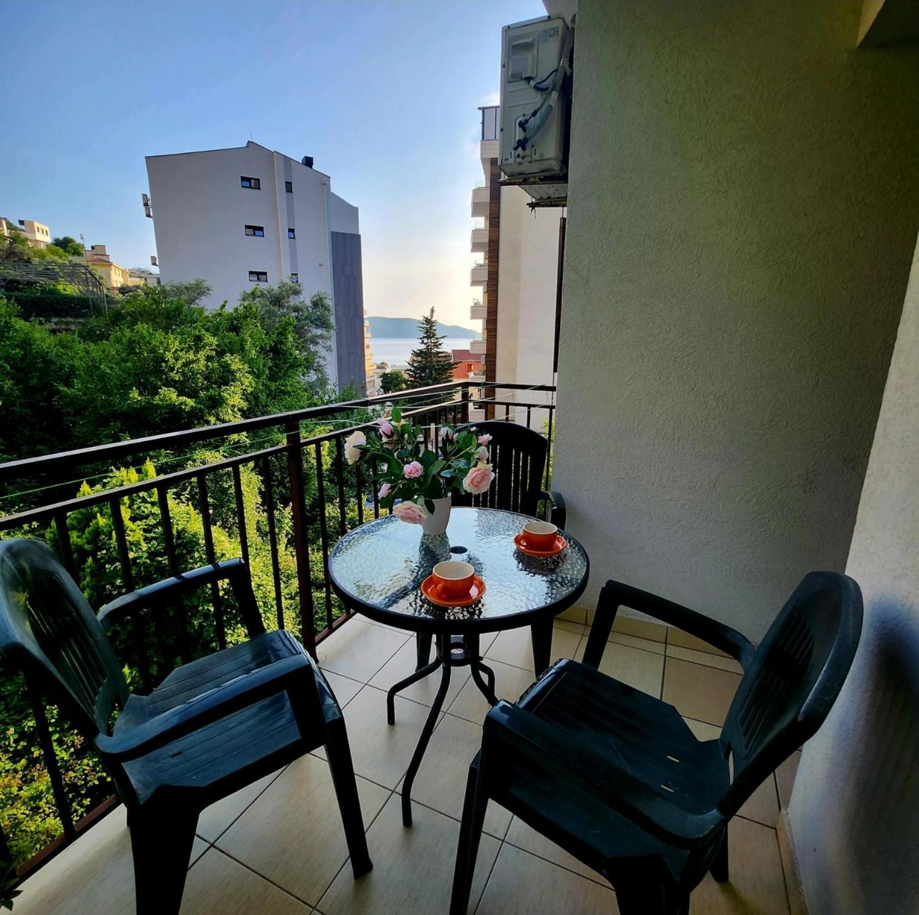 רפאלוביץ' Bela Kuca Studio Apartments-Na Korak Do Mora-A Step To The Sea מראה חיצוני תמונה