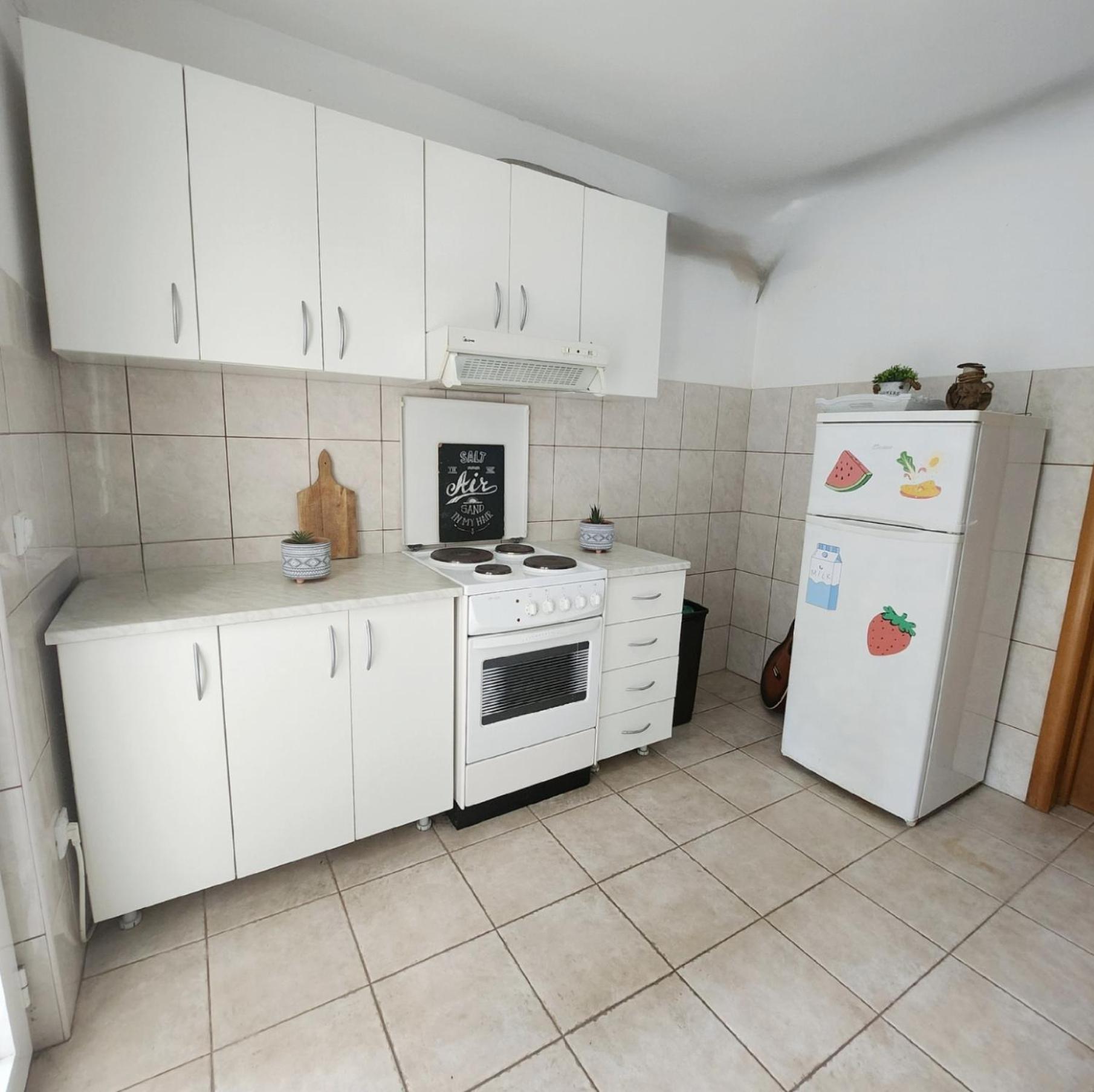 רפאלוביץ' Bela Kuca Studio Apartments-Na Korak Do Mora-A Step To The Sea מראה חיצוני תמונה