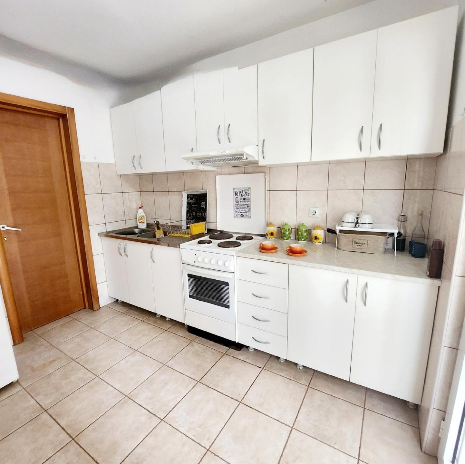רפאלוביץ' Bela Kuca Studio Apartments-Na Korak Do Mora-A Step To The Sea מראה חיצוני תמונה