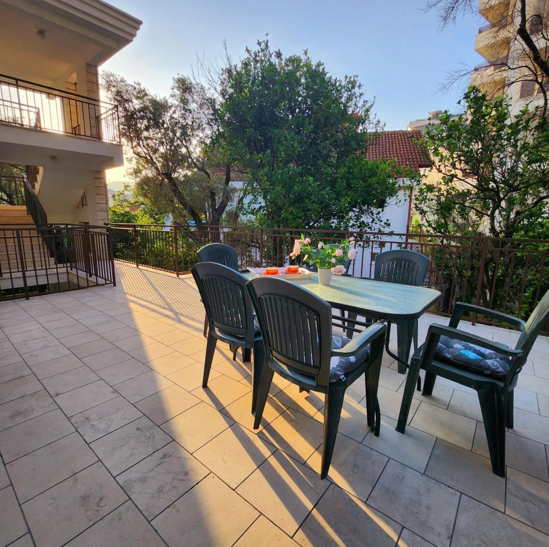 רפאלוביץ' Bela Kuca Studio Apartments-Na Korak Do Mora-A Step To The Sea מראה חיצוני תמונה