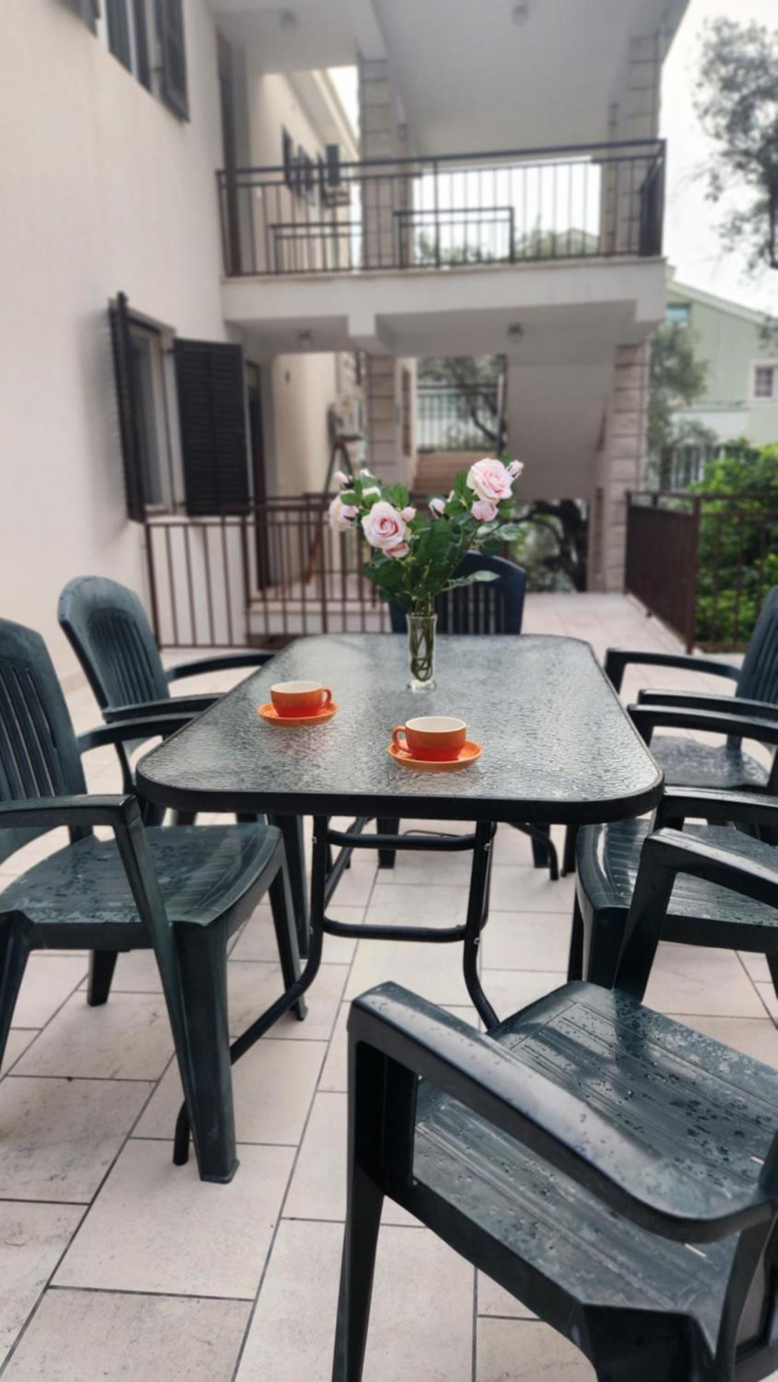 רפאלוביץ' Bela Kuca Studio Apartments-Na Korak Do Mora-A Step To The Sea מראה חיצוני תמונה