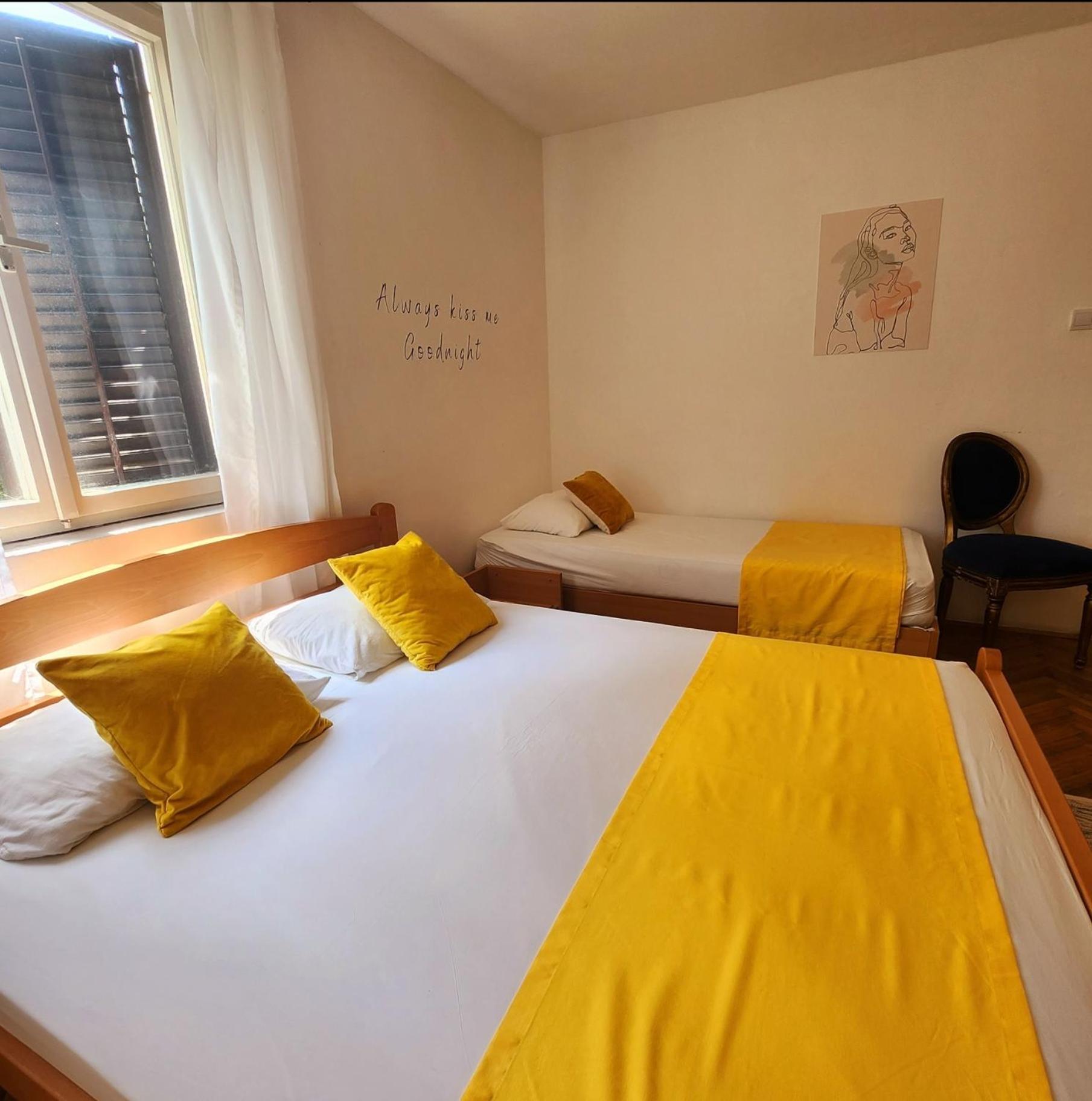 רפאלוביץ' Bela Kuca Studio Apartments-Na Korak Do Mora-A Step To The Sea מראה חיצוני תמונה