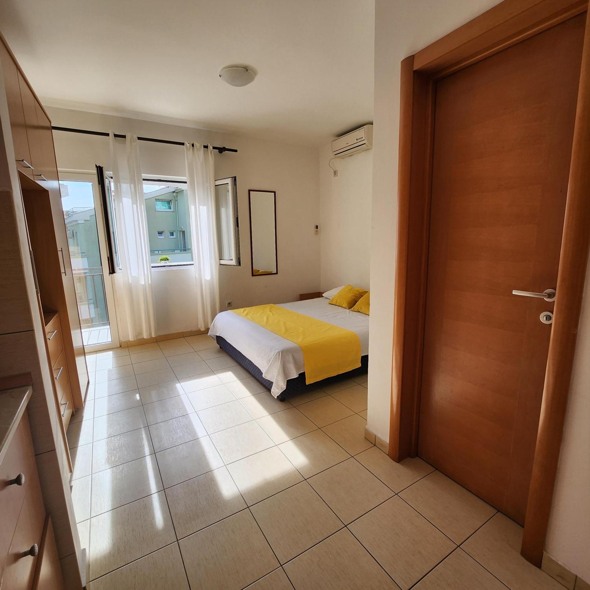 רפאלוביץ' Bela Kuca Studio Apartments-Na Korak Do Mora-A Step To The Sea מראה חיצוני תמונה