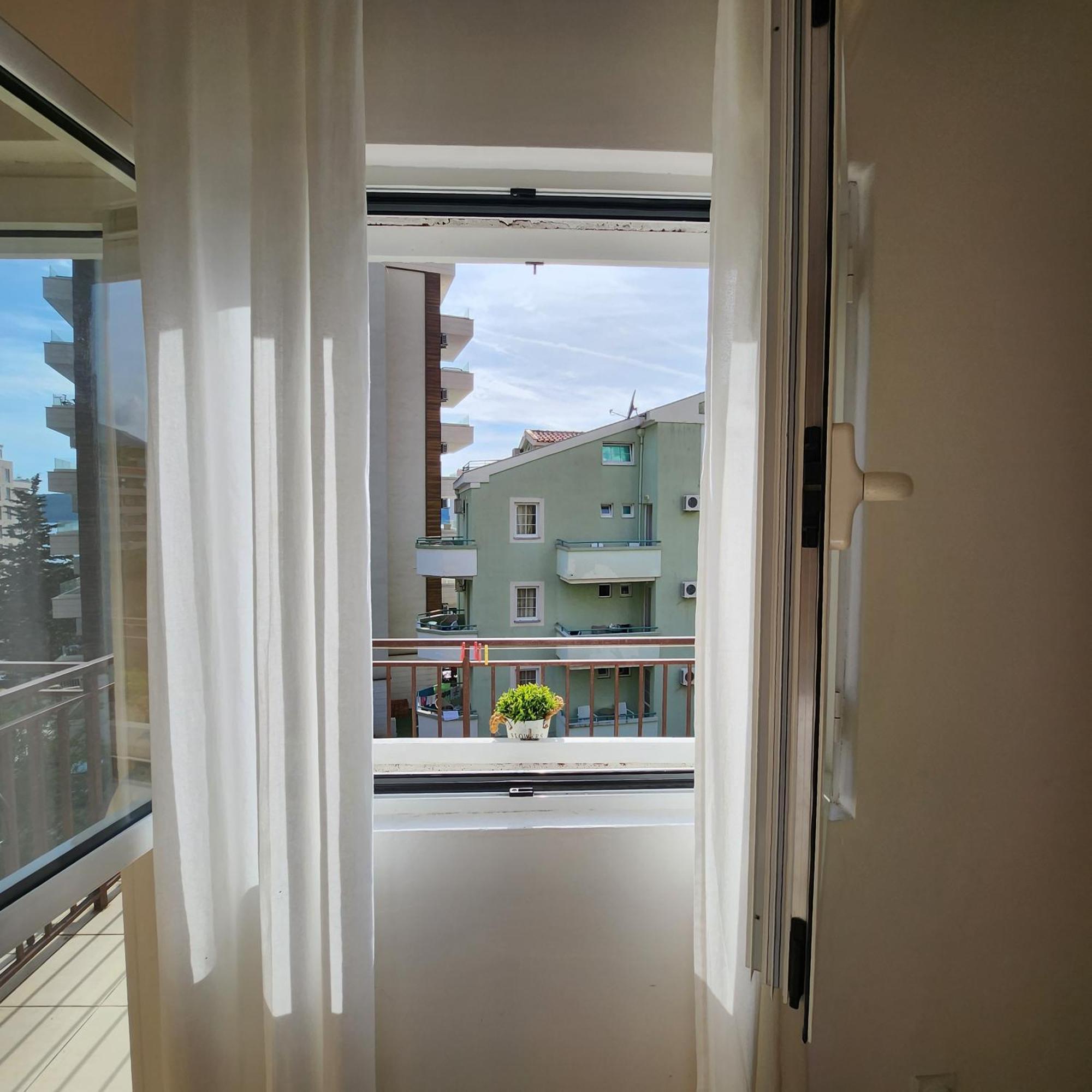 רפאלוביץ' Bela Kuca Studio Apartments-Na Korak Do Mora-A Step To The Sea מראה חיצוני תמונה