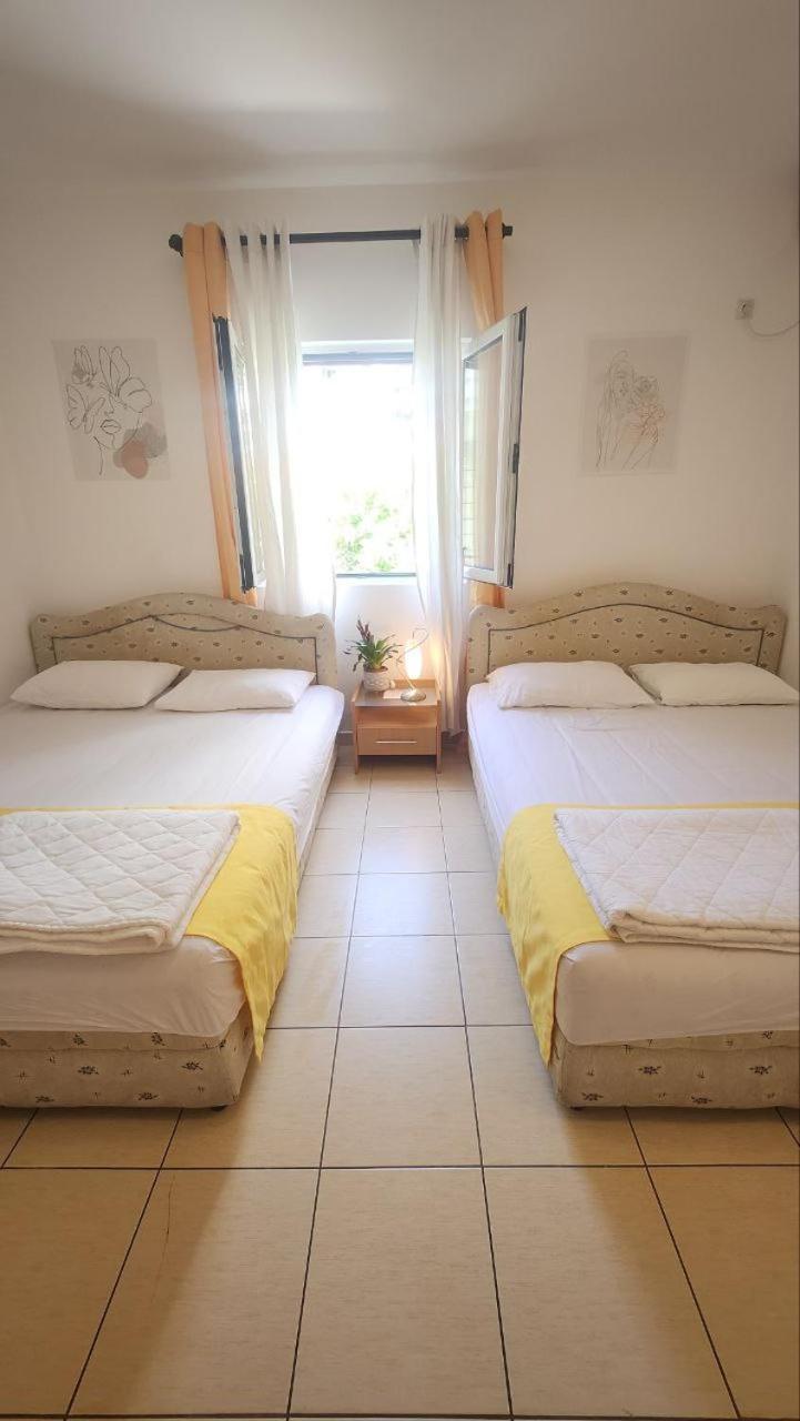 רפאלוביץ' Bela Kuca Studio Apartments-Na Korak Do Mora-A Step To The Sea מראה חיצוני תמונה