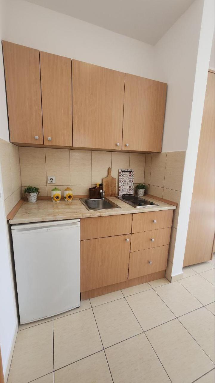 רפאלוביץ' Bela Kuca Studio Apartments-Na Korak Do Mora-A Step To The Sea מראה חיצוני תמונה