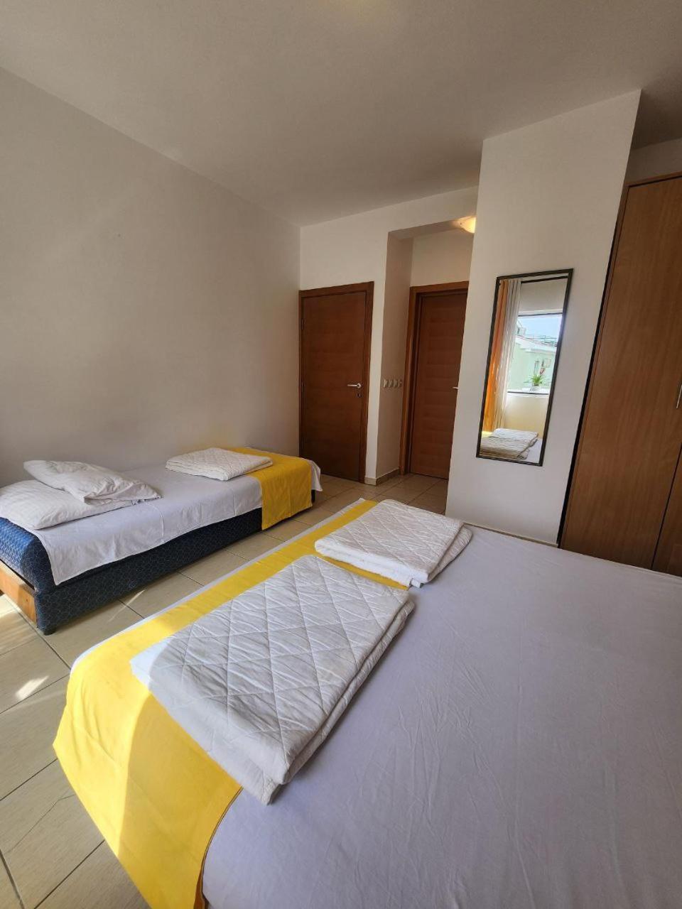 רפאלוביץ' Bela Kuca Studio Apartments-Na Korak Do Mora-A Step To The Sea מראה חיצוני תמונה