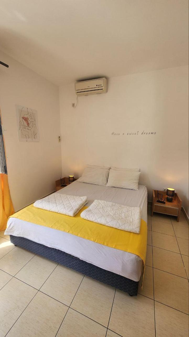 רפאלוביץ' Bela Kuca Studio Apartments-Na Korak Do Mora-A Step To The Sea מראה חיצוני תמונה
