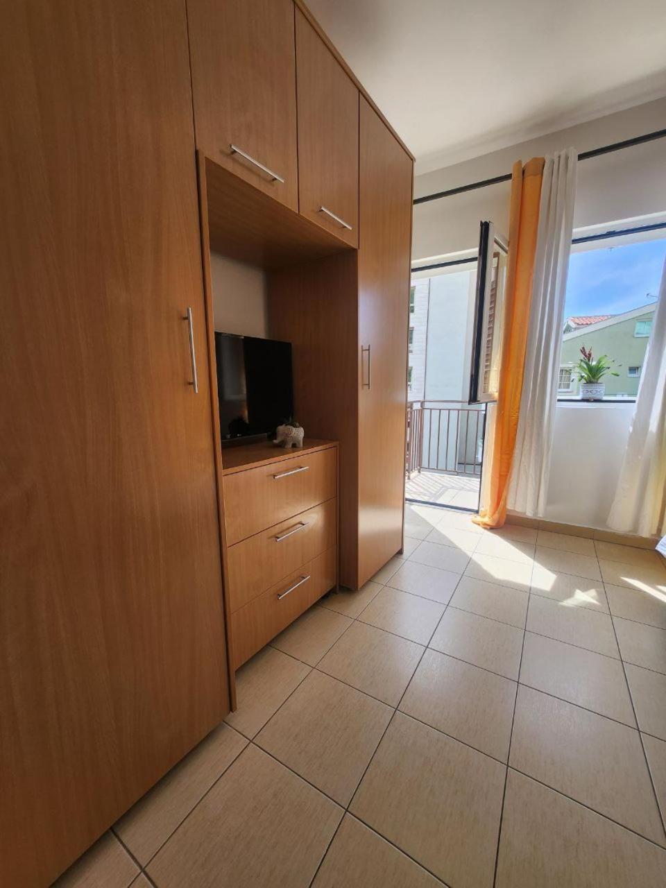 רפאלוביץ' Bela Kuca Studio Apartments-Na Korak Do Mora-A Step To The Sea מראה חיצוני תמונה