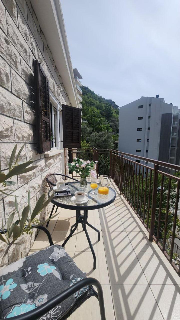 רפאלוביץ' Bela Kuca Studio Apartments-Na Korak Do Mora-A Step To The Sea מראה חיצוני תמונה
